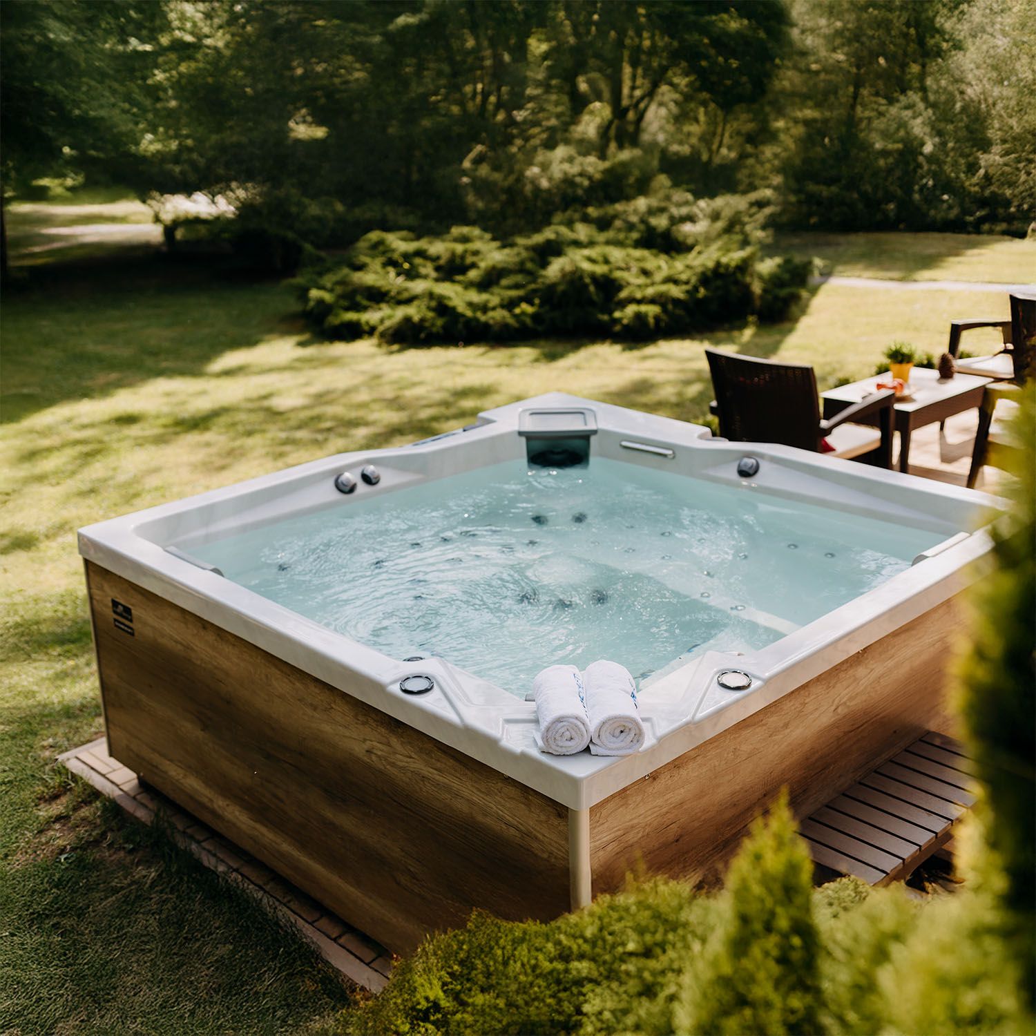 Outdoor Whirlpool für Garten und Terasse